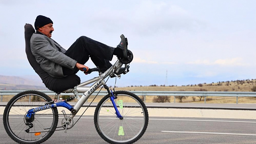 Sıra dışı bisiklet görenleri şaşırtıyor