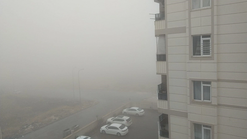 Sis bulutları görüş mesafesini düşürdü