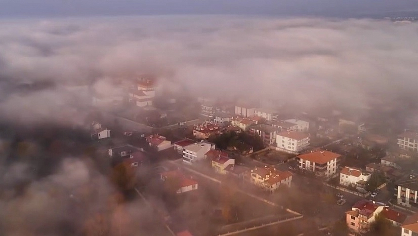 Sis tüm şehri sardı: Göz gözü görmedi!