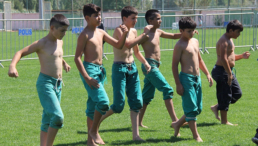 Sivas'ta Karakucak Güreşleri coşkusu