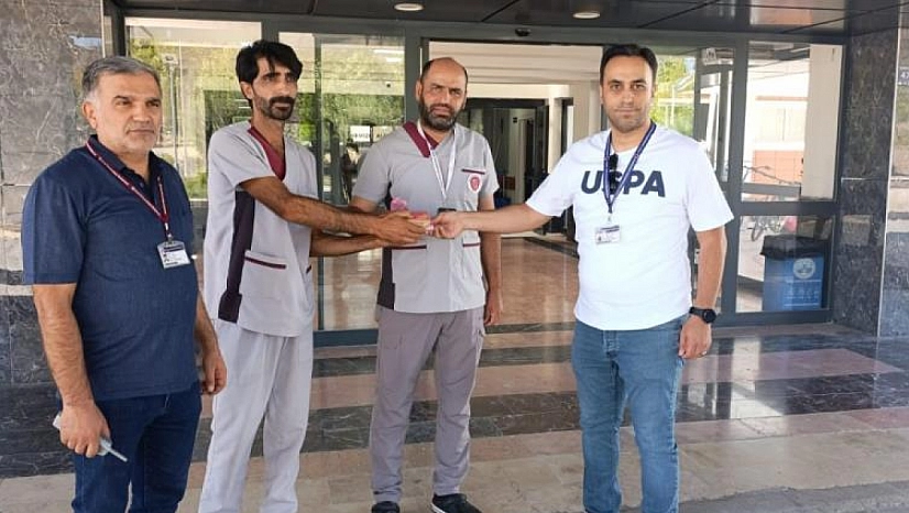 Temizlik personelinden örnek davranış!