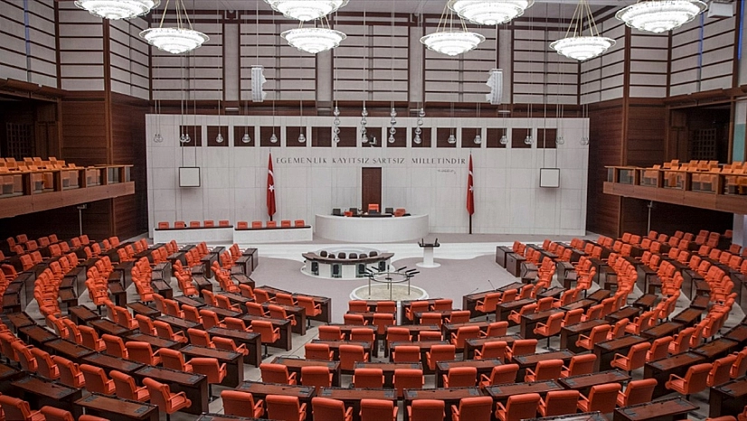 Türk demokrasi tarihinin kara lekesi '27 Nisan'ın üzerinden 18 yıl geçti