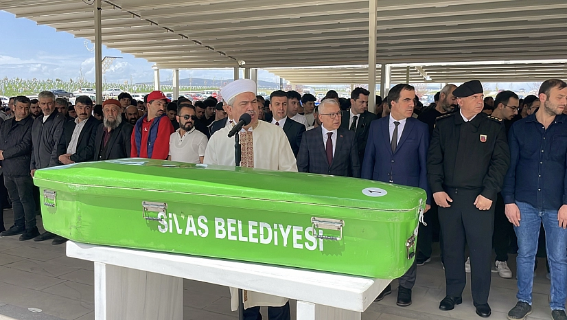 Türkiye'yi sarsan cinayet: Kardeşler toprağa verildi