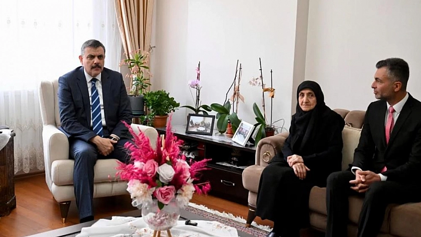 Vali Çiftçi, şehit annesini ziyaret etti