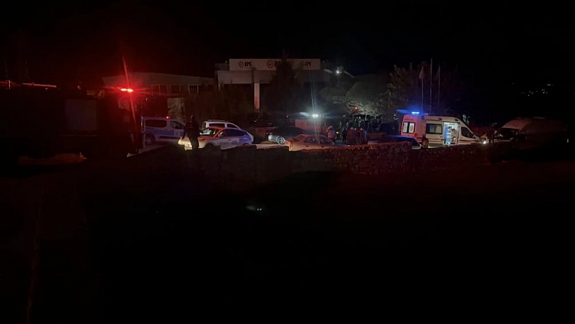 Yalıtım fabrikasında yangın: 16 kişi dumandan etkilendi