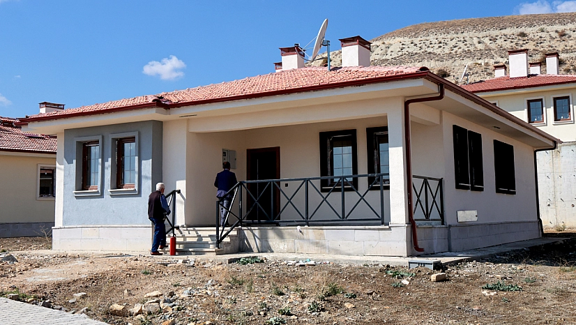 Yenice'de yüzler gülüyor: Deprem konutları hak sahiplerine teslim ediliyor