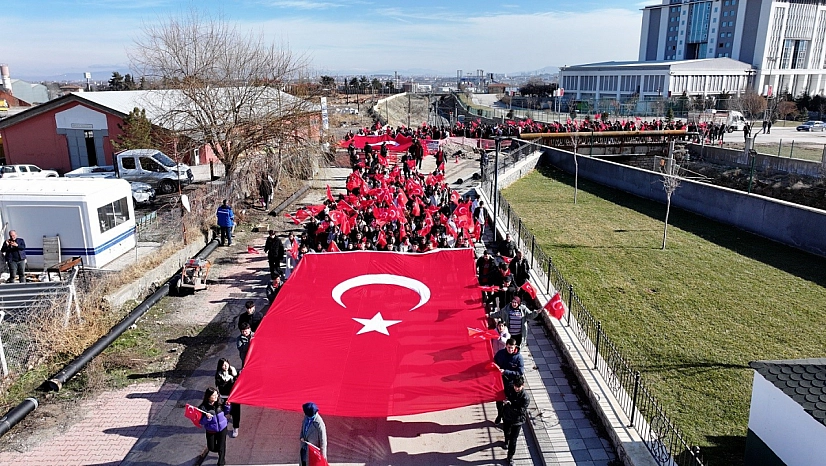 Gençlik bayrak yürüyüşünde buluştu
