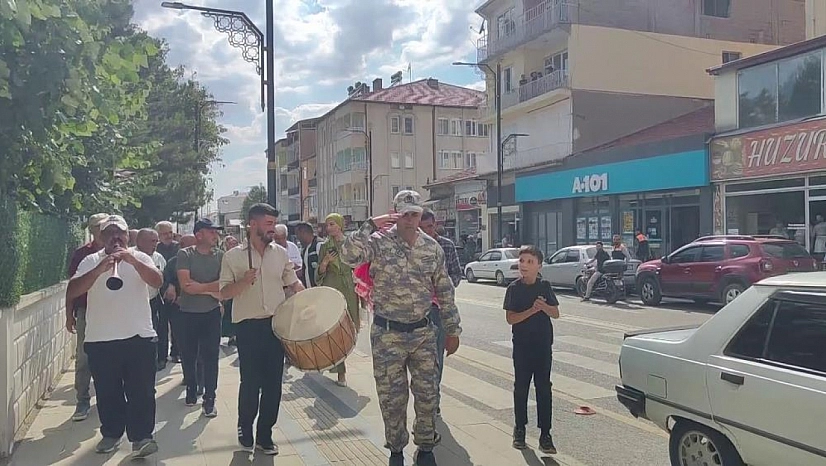 Yıllardır kurduğu askerlik hayali gerçek oldu