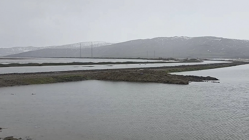 Yüzlerce dönüm tarım arazisi su altında kaldı
