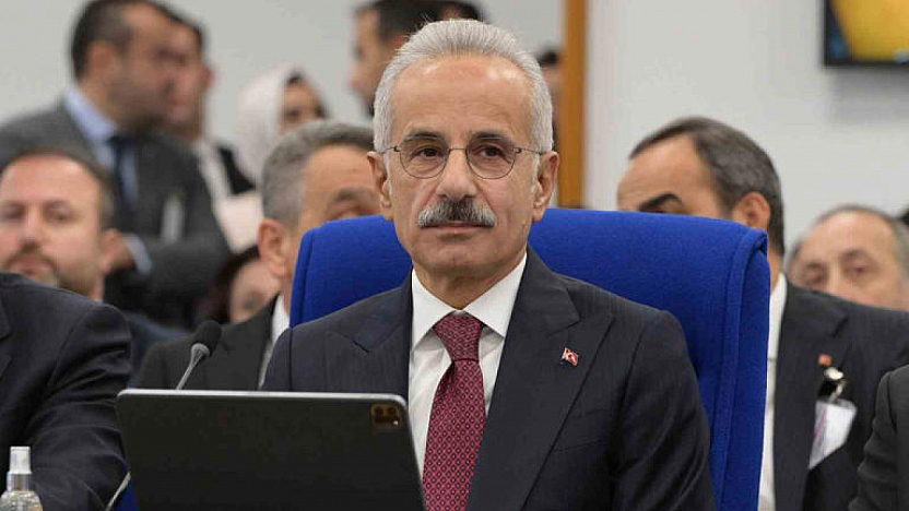 Bakan Uraloğlu tek tek yanıtladı: Çevreyolu, havalimanı, hızlı tren ve Arapgir Yolu ne durumda?