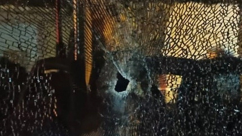 Magandalar otobüse silahlı saldırdılar! İşte saldırı görüntüleri...