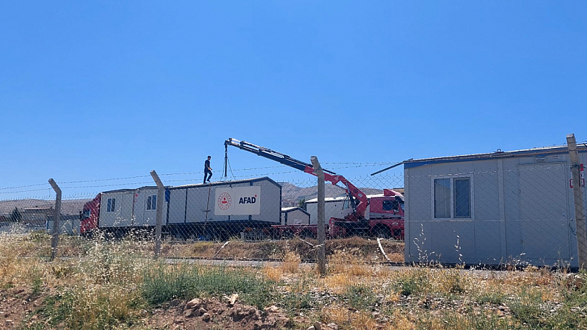 Kahramanmaraş Konutlara Geçiyor, Malatya konteynerden konteynere sürünüyor