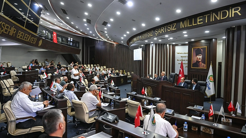 Malatya Büyükşehir Meclisinde yeni dönem! 4 belediye başkanı 8 üye partiden ayrıldı