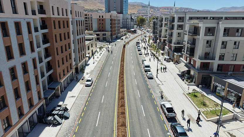 Malatya'da akıllı kavşak dönemi: Kışla-Akpınar yolu trafiğe açıldı