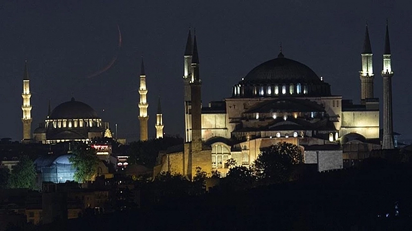 Malatya'da Camilerden Sela Sesleri Yükseldi