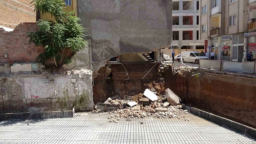 Malatya'da temeli göçen bina her an yıkılabilir! Cezmi Kartay caddesi trafiğe kapatıldı