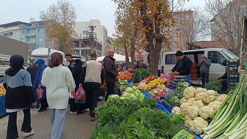 Malatya'da soğuk hava pazar fiyatını etkiledi: Sebze ve meyve cep yaktı!