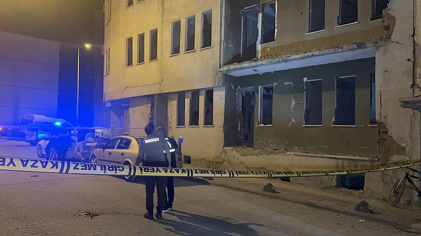 Malatya'da şüpheli ölüm: 5 katlı binanın çatısından atladı, üzerinden kimlik çıkmadı