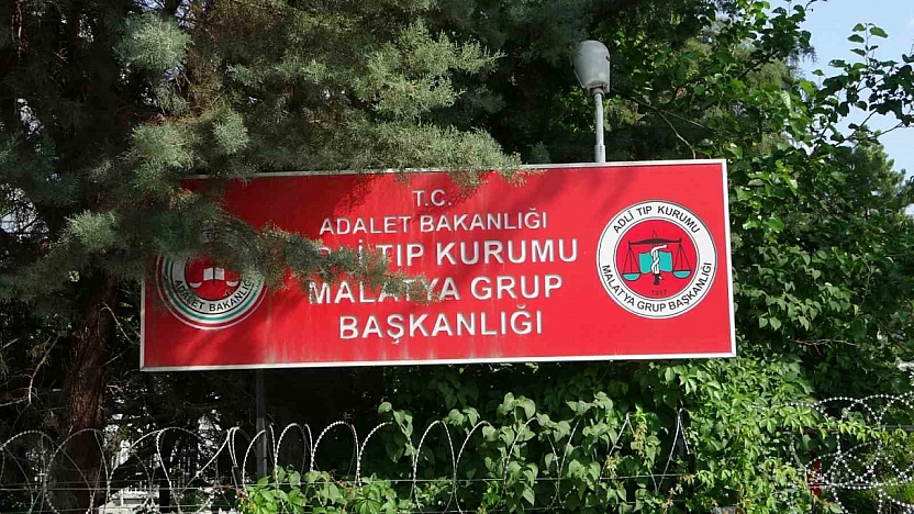 Malatya'da devrilen traktörün şoförü öldü