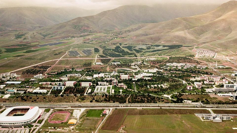 Malatya'da üniversite öğrencileri için burs başvuruları başladı! Peki hangi kurum burs verecek? Son tarih ne zaman? Burs ücreti ne kadar?