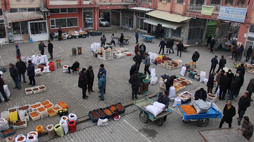 Malatya kayısısında fiyat uçurumu büyüyor: Tarlada 220 TL, markette 700 TL!