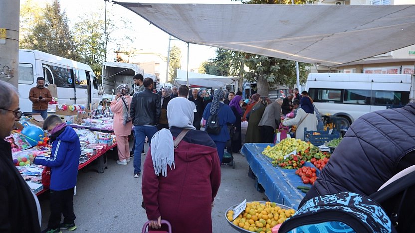 Malatyalılar uygun fiyat peşinde! Pazarda meyve fiyatları cep yakmaya devam ediyor