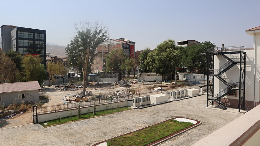 Vali 'Prestij' demişti: Malatyalıların nefes alacağı son alan da betonlaştı!