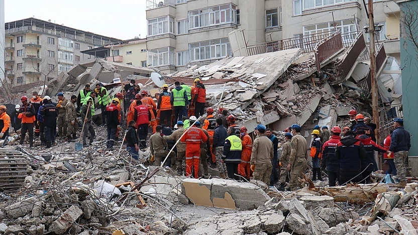Enkazdan çıkarılan demir nereye gitti? Eski vali yardımcısından şok itiraf