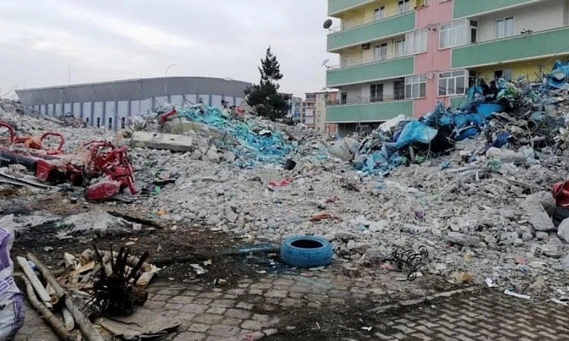 19 Kişinin Öldüğü Ermeç Apartmanında Bilirkişi Raporu Bekleniyor