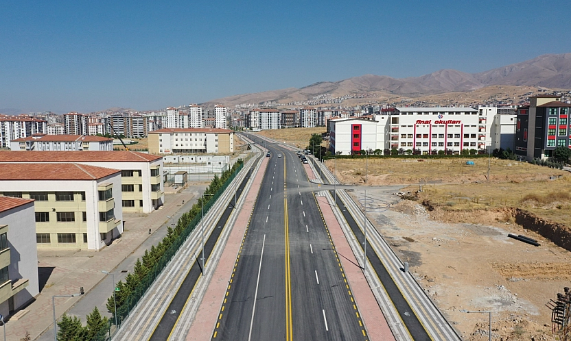 30 metre genişlik ve 4 şerit: Filistin Caddesi modern bir aksa dönüştü