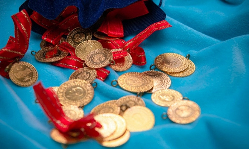 Altın fiyatları haftaya rekorla başladı: Gram altın 8 bin olabilir