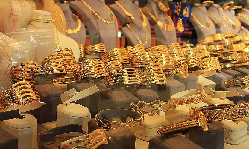 Altın rekorunu tazeledi! 7 bin barajını aştı