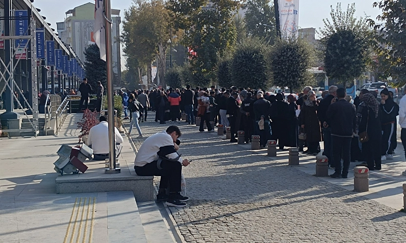 Başvurular Başladı: Malatya'da uzun kuyruklar oluştu….