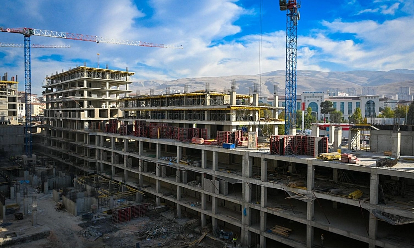 Büyükşehir'de yol ve peyzaj yapacak