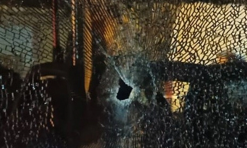 Magandalar otobüse silahlı saldırdılar! İşte saldırı görüntüleri...