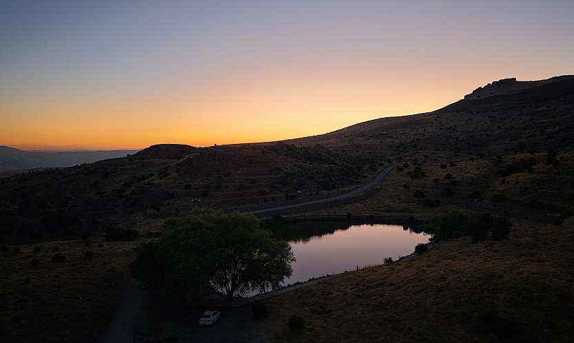 Dipsiz Göl'de gün batımı büyüledi