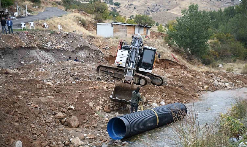 50 yıllık sorunu İlhan Geçit çözdü: 2 köprü inşa edilecek