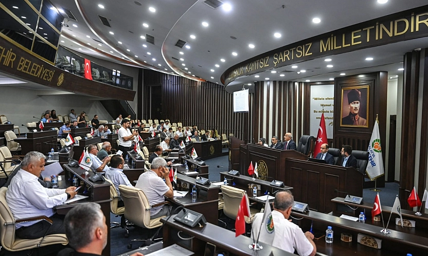 Malatya Büyükşehir Meclisinde yeni dönem! 4 belediye başkanı 8 üye partiden ayrıldı