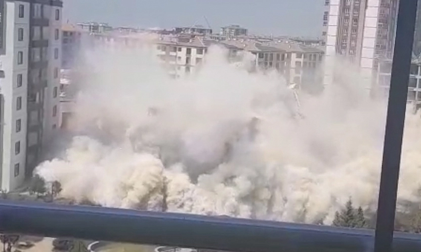 Malatya'da 11 katlı bina bilinmeyen teknikle yıkıldı