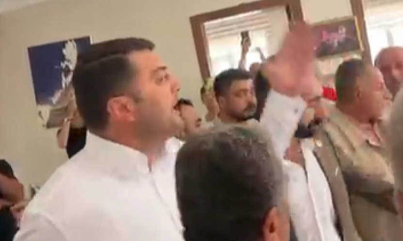 Malatya'da CHP'lilerle Yeni Partililer birbirine girdi: 'Erkeklik yap lan'