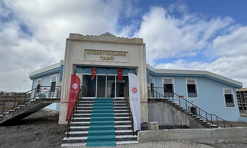 Malatya'da depremlerde yıkılan 125 camiden 57'si ibadete açıldı