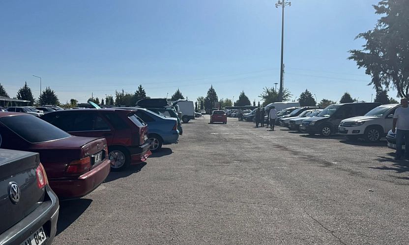 Malatya'da ikinci el araç fiyatları düşüyor mu? Kalabalık çok, alıcı yok! Önce kayısı, şimdi de altın…