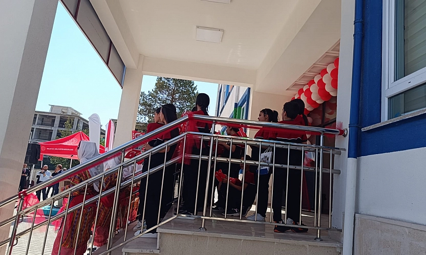 Malatya'da ilk okul zili çaldı: Bakanlığın 20 yasak kuralı devreye girdi….