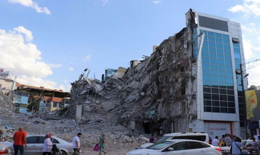 Malatya'da Kamu Binalarını Kim Yıktırdı? Mahkeme YİKOB'tan Yanıt Bekliyor!