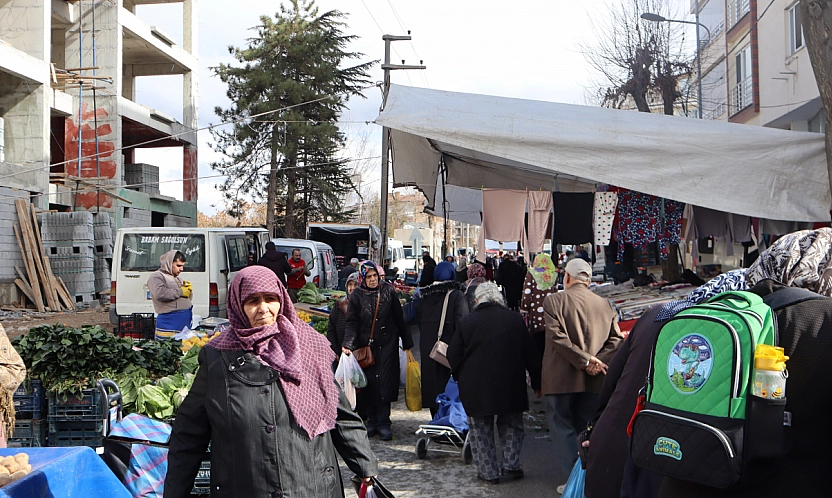 Malatya'da Ramazan öncesi fiyatlar yüz güldürmedi! Semt pazarında tezgahlara yaklaşılmadı!