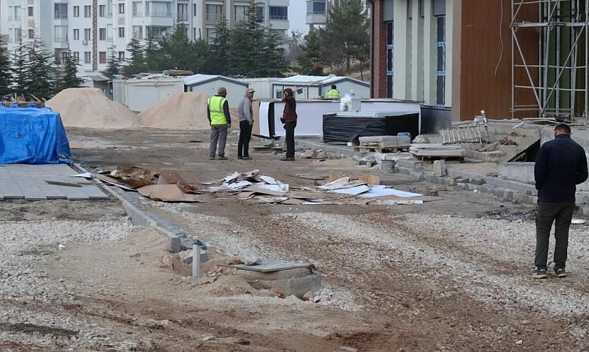 Malatya'da Şantiyede Ortalık Karıştı! İşçilerle Güvenlikciler Birbirine Girdi