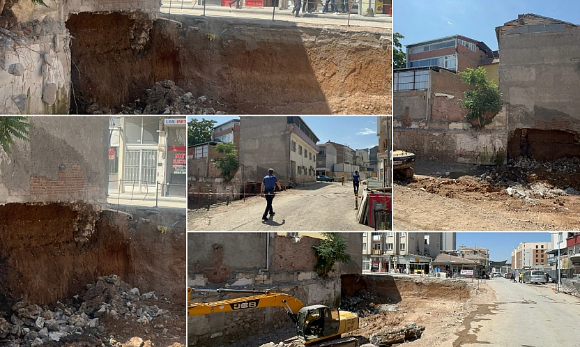 Malatya'da temel kazısı sırasında toprak kaydı! 2 katlı ev tahliye edildi