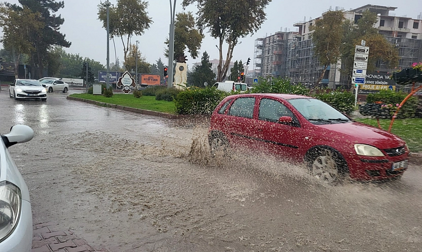 Malatya'da yollar göle döndü!