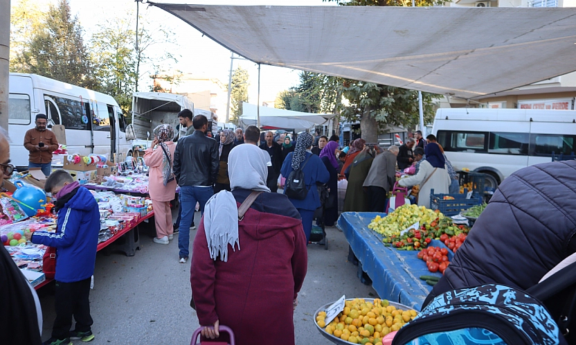 Malatyalılar uygun fiyat peşinde! Pazarda meyve fiyatları cep yakmaya devam ediyor