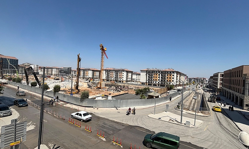 Niyazi Mısri'de anahtar teslimi başlıyor